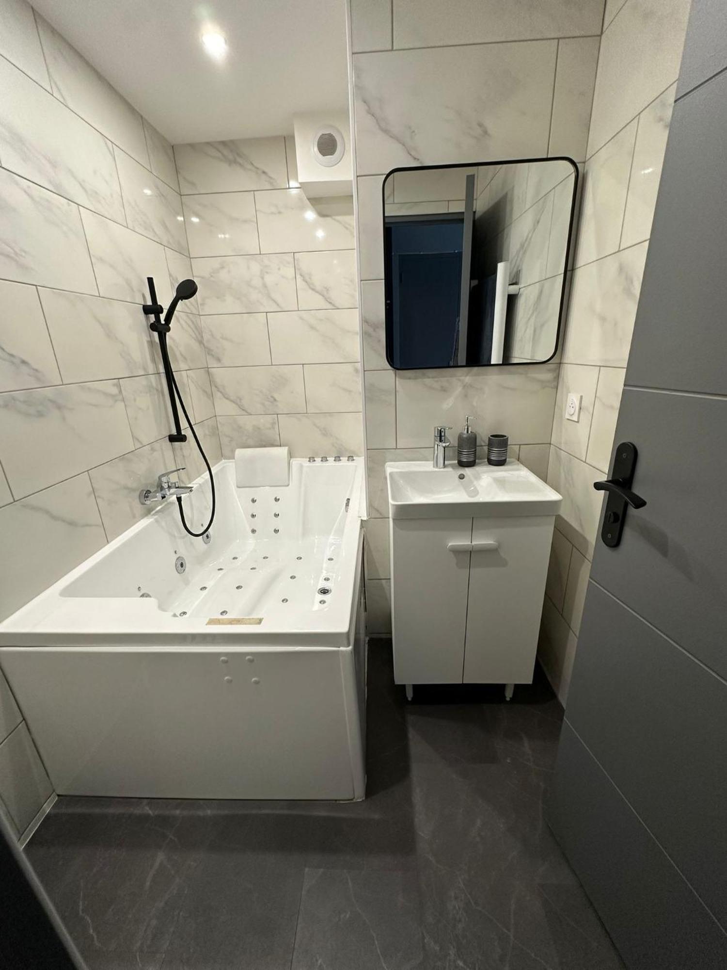 Studio Jaccuzzi A 2 Min Davignon Les Angles  Eksteriør billede