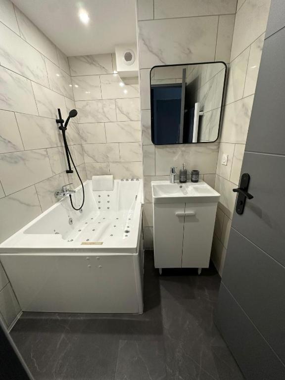 Studio Jaccuzzi A 2 Min Davignon Les Angles  Eksteriør billede
